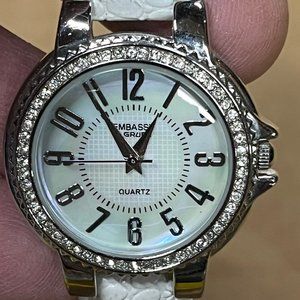 Ladies Embassy Gruen White leather rhinestone watch NEW Battery Works